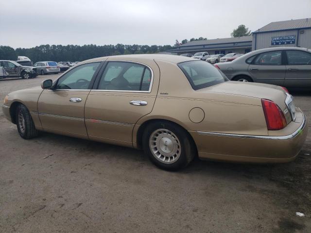 1LNFM81W4WY661293 - 1998 LINCOLN TOWN CAR EXECUTIVE GOLD photo 2
