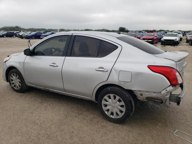 3N1CN7AP2JL866809 - 2018 NISSAN VERSA S SILVER photo 2