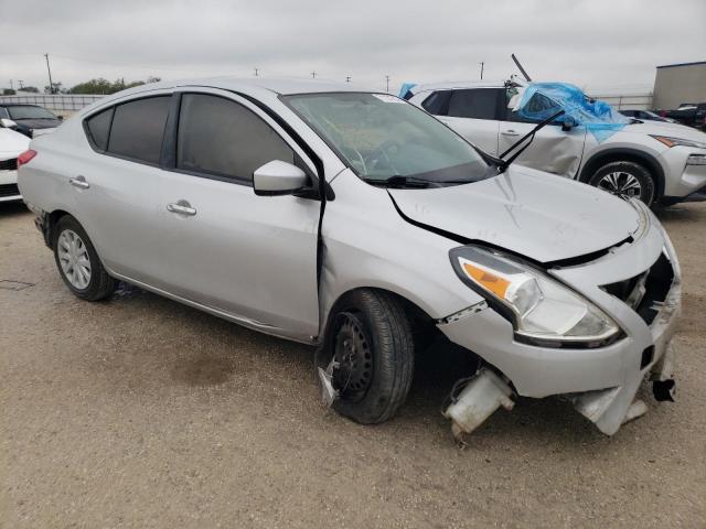 3N1CN7AP2JL866809 - 2018 NISSAN VERSA S SILVER photo 4