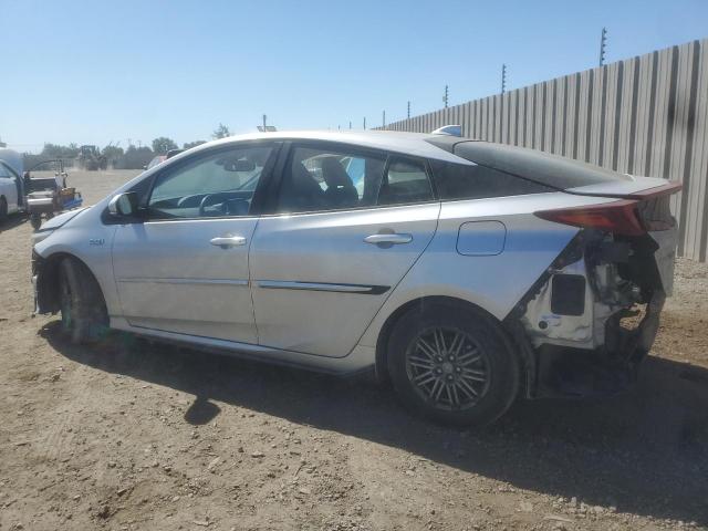 JTDKARFP3H3037861 - 2017 TOYOTA PRIUS PRIM Srebrny zdjęcie 2