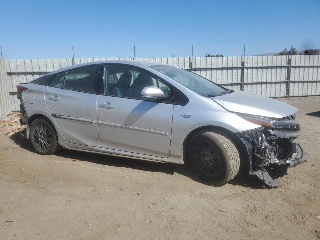 JTDKARFP3H3037861 - 2017 TOYOTA PRIUS PRIM Srebrny zdjęcie 4
