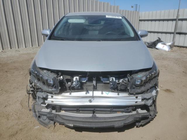 JTDKARFP3H3037861 - 2017 TOYOTA PRIUS PRIM Srebrny zdjęcie 5