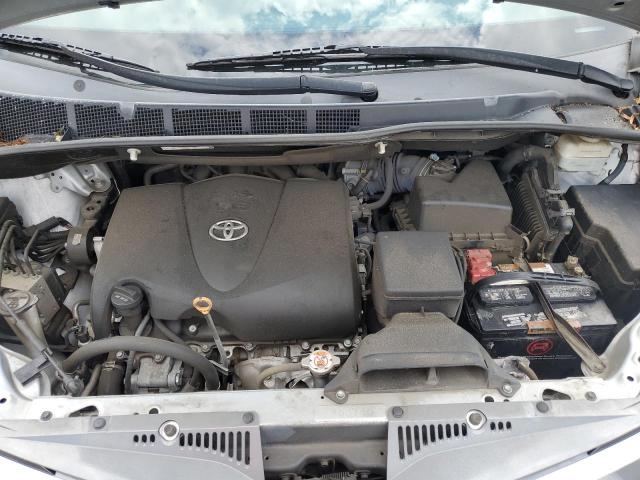 5TDYZ3DCXKS993182 - 2019 TOYOTA SIENNA XLE SILVER photo 12