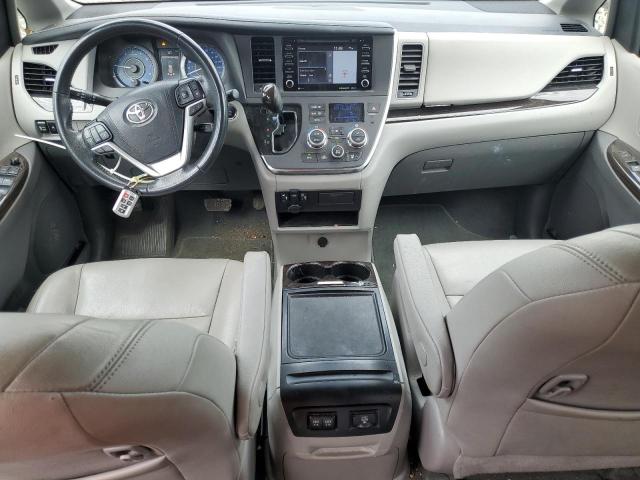 5TDYZ3DCXKS993182 - 2019 TOYOTA SIENNA XLE SILVER photo 8