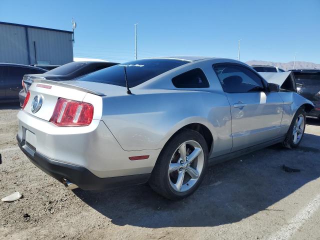 1ZVBP8CH2A5120565 - 2010 FORD MUSTANG GT SILVER photo 3