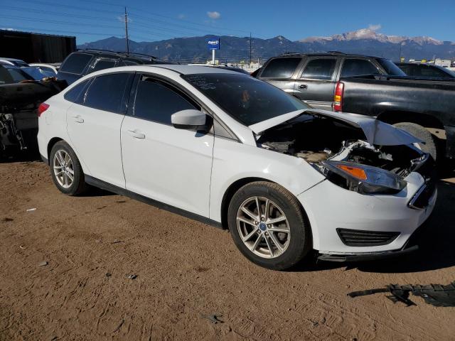 1FADP3F24JL304963 - 2018 FORD FOCUS SE WHITE photo 4