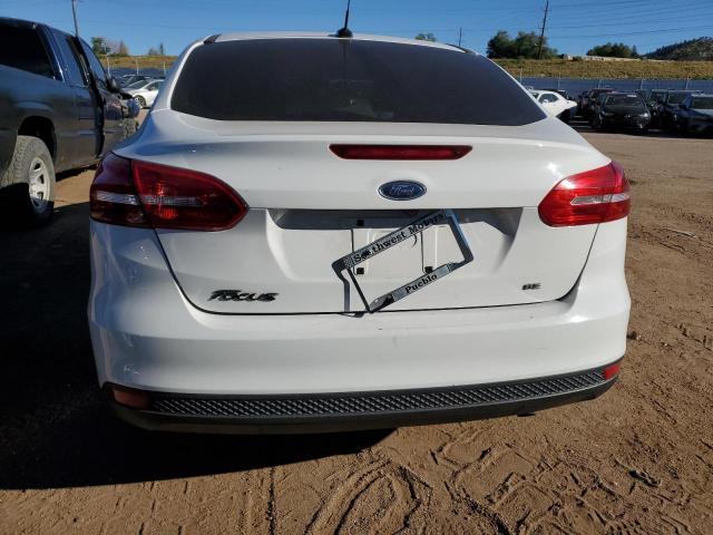 1FADP3F24JL304963 - 2018 FORD FOCUS SE WHITE photo 6