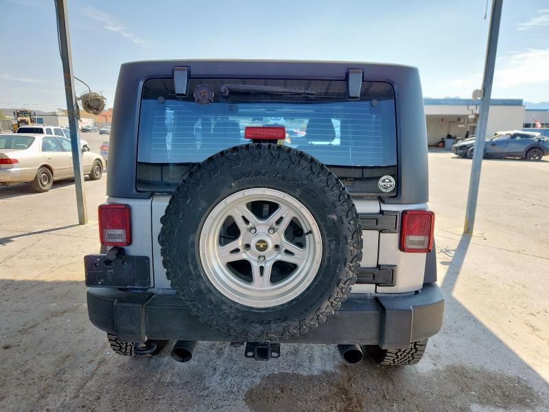 1C4AJWAG7FL551632 - 2015 JEEP WRANGLER SPORT 银色 照片 6