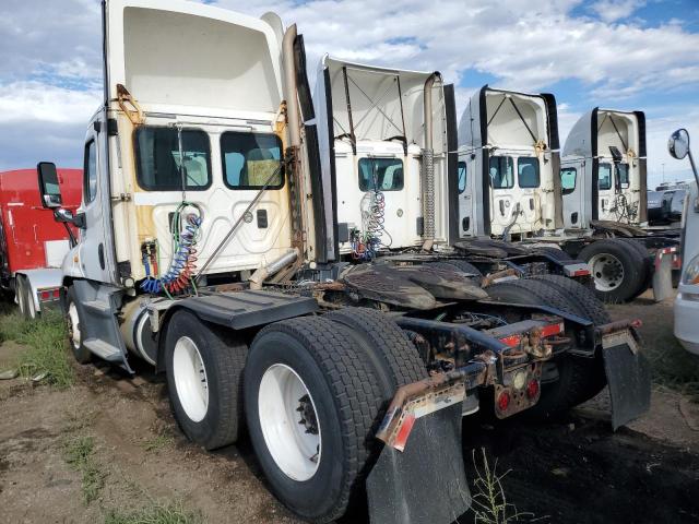 1FUJGEDV3FLGJ9729 - 2015 FREIGHTLINER CASCADIA WHITE photo 3