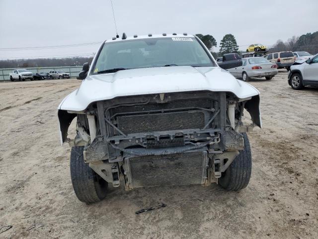 3C6UR5HL1KG674439 - 2019 RAM 2500 TRADESMAN WHITE photo 5