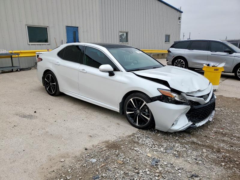 4T1B61HK3KU730981 - 2019 TOYOTA CAMRY XSE Biały zdjęcie 4