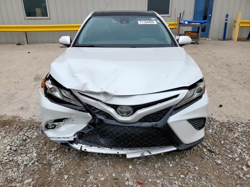 4T1B61HK3KU730981 - 2019 TOYOTA CAMRY XSE Biały zdjęcie 5