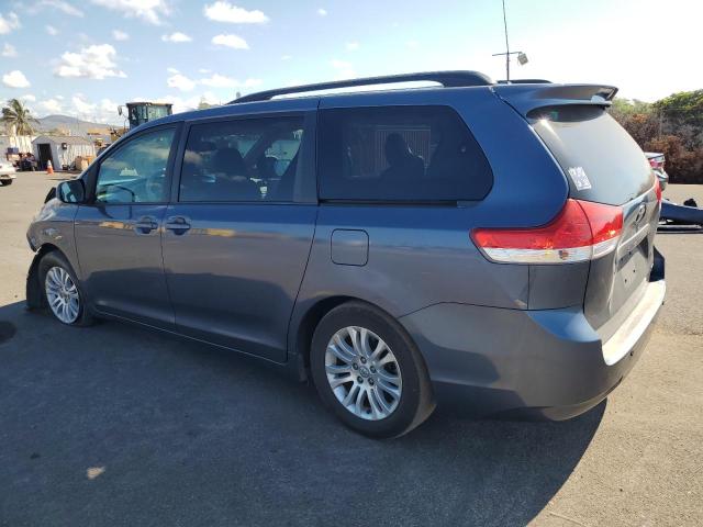 5TDYK3DC1DS333801 - 2013 TOYOTA SIENNA XLE BLUE photo 2