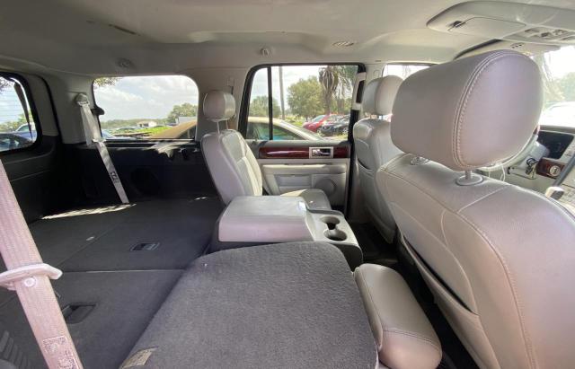 5LMFU28R24LJ10638 - 2004 LINCOLN NAVIGATOR შავი ფოტო 6