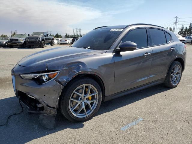 ZASFAKNN1J7B70035 - 2018 ALFA ROMEO STELVIO TI SPORT GRAY photo 1