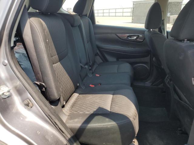 KNMAT2MT6JP576048 - 2018 NISSAN ROGUE S Серый фото 11