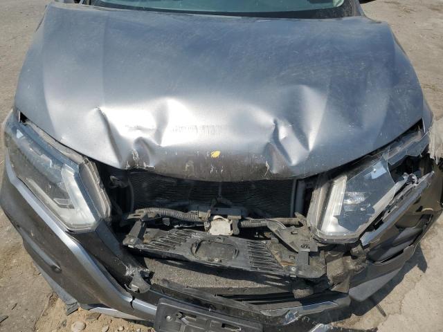 KNMAT2MT6JP576048 - 2018 NISSAN ROGUE S Серый фото 12
