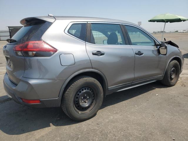 KNMAT2MT6JP576048 - 2018 NISSAN ROGUE S Серый фото 3