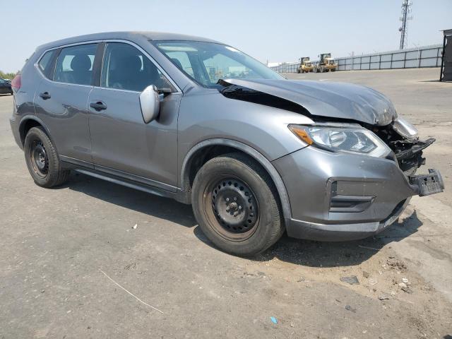 KNMAT2MT6JP576048 - 2018 NISSAN ROGUE S Серый фото 4