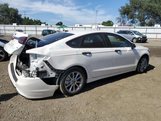 3FA6P0H7XHR207245 - 2017 FORD FUSION SE WHITE photo 3