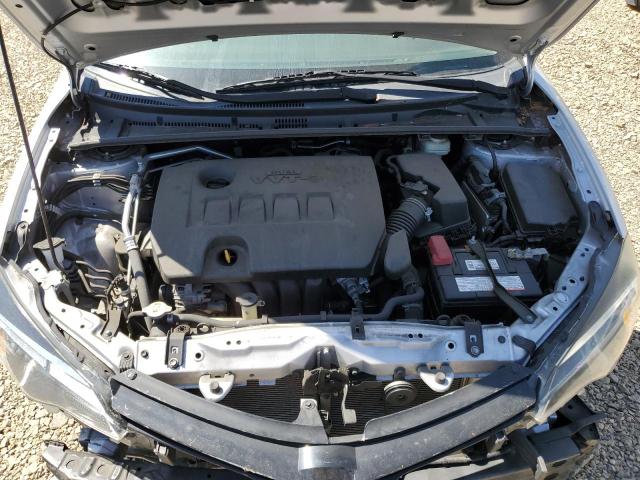 2T1BURHE9JC044068 - 2018 TOYOTA COROLLA L SILVER photo 11