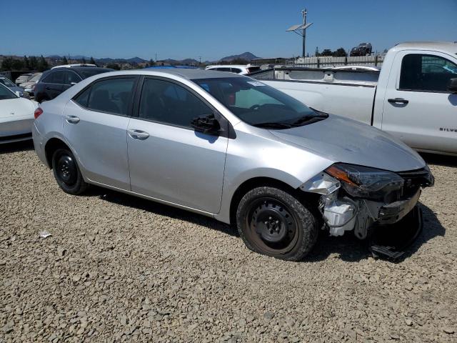 2T1BURHE9JC044068 - 2018 TOYOTA COROLLA L SILVER photo 4