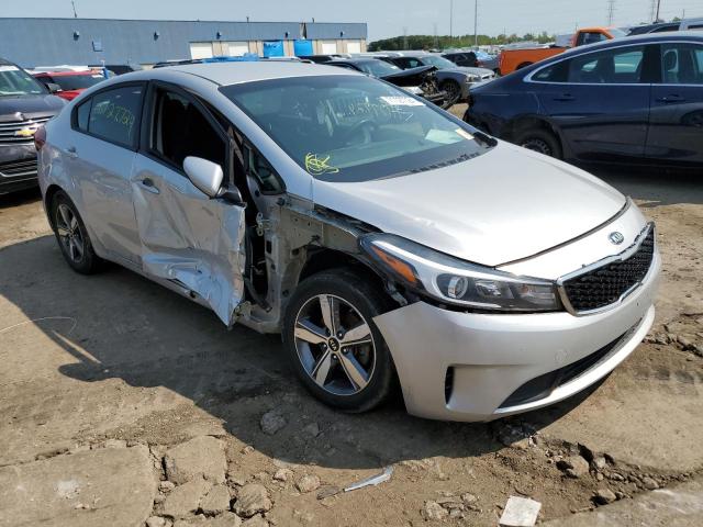 3KPFL4A73JE177302 - 2018 KIA FORTE LX SILVER photo 4