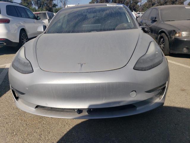 5YJ3E1EB0JF083446 - 2018 TESLA MODEL 3 Argent photo 7