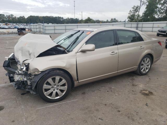 2005 TOYOTA AVALON XL, 