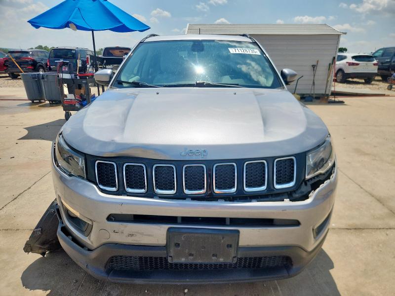 3C4NJCBB0KT614684 - 2019 JEEP COMPASS LATITUDE 银色 照片 5