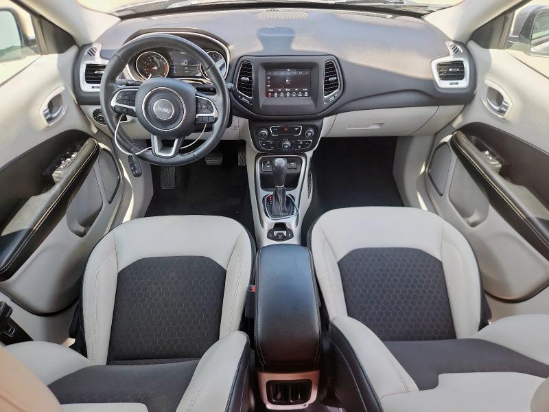 3C4NJCBB0KT614684 - 2019 JEEP COMPASS LATITUDE 银色 照片 8