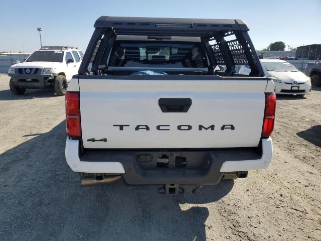 3TMLB5JN4RM050957 - 2024 TOYOTA TACOMA DOUBLE CAB თეთრი ფოტო 6