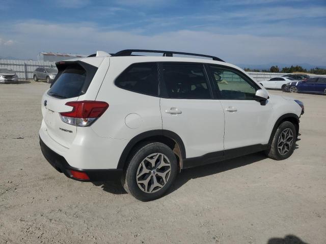 JF2SKAEC3KH434530 - 2019 SUBARU FORESTER PREMIUM WHITE photo 3