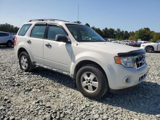 1FMCU0C75AKA04735 - 2010 FORD ESCAPE XLS WHITE photo 4