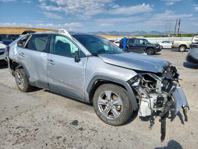 4T3RWRFV4RU124956 - 2024 TOYOTA RAV4 XLE SILVER photo 4