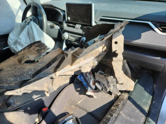 4T3RWRFV4RU124956 - 2024 TOYOTA RAV4 XLE SILVER photo 8