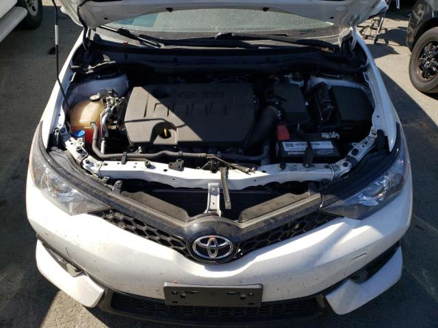 JTNKARJE7JJ556155 - 2018 TOYOTA COROLLA IM WHITE photo 11