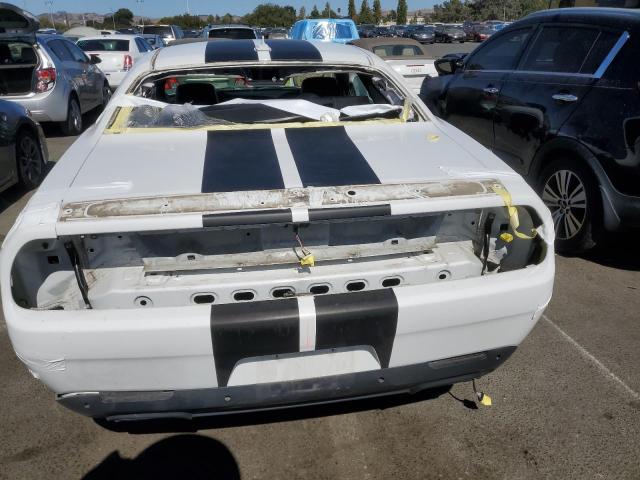 2C3CDZBT7JH300620 - 2018 DODGE CHALLENGER R/T WHITE photo 6