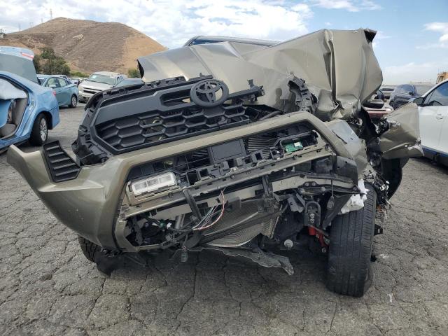 3TMLB5JN0SM116426 - 2025 TOYOTA TACOMA DOUBLE CAB GRAY photo 5