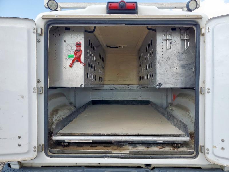 3C6UR5CL2JG283452 - 2018 RAM 2500 ST WHITE photo 10