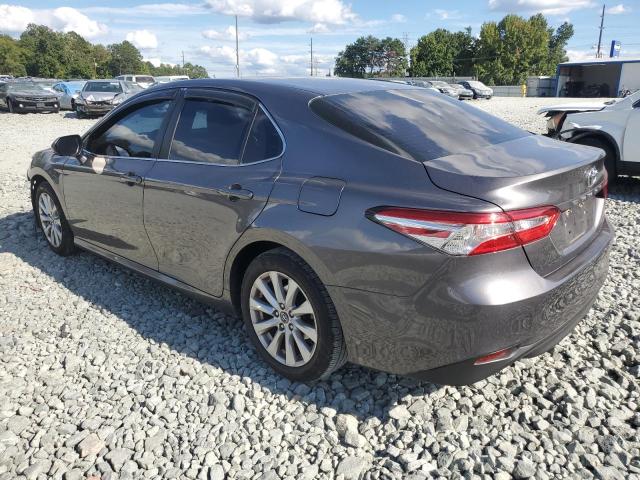 4T1B11HK8JU537352 - 2018 TOYOTA CAMRY L 灰色 照片 2
