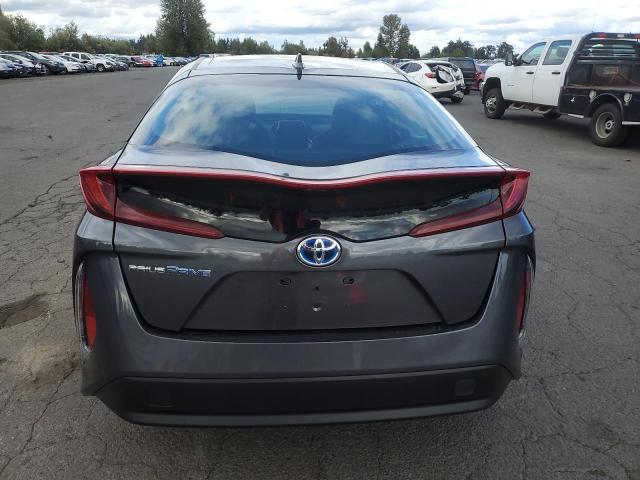 JTDKARFP9J3071745 - 2018 TOYOTA PRIUS PRIM GRAY photo 6