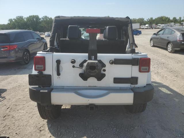 1C4BJWEG4DL609630 - 2013 JEEP WRANGLER UNLIMITED SAHARA WHITE photo 6