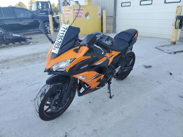 JKAEXEK16KDA35087 - 2019 KAWASAKI EX650 F ORANGE photo 2