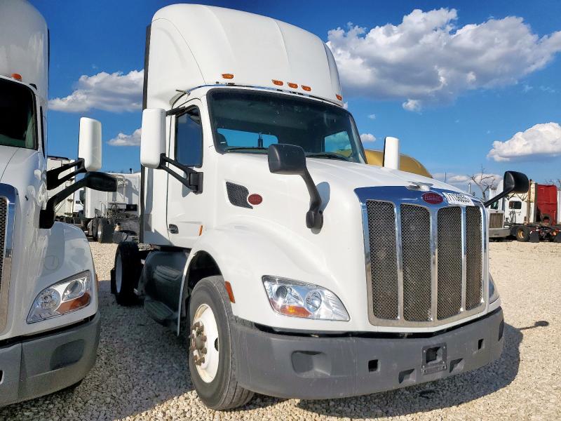 2017 PETERBILT TRACTOR 579, null