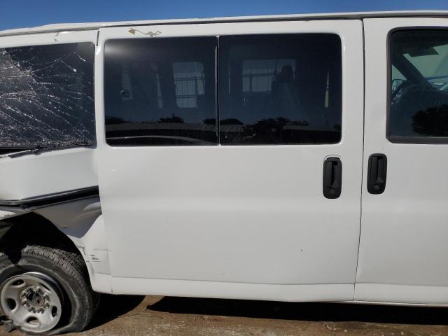 1GAZGYFG1C1134156 - 2012 CHEVROLET EXPRESS G3 LT WHITE photo 11