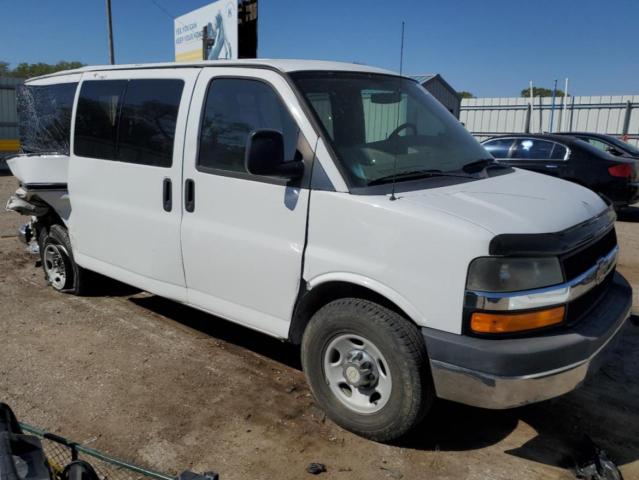 1GAZGYFG1C1134156 - 2012 CHEVROLET EXPRESS G3 LT WHITE photo 4