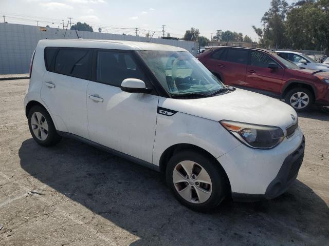 KNDJN2A23G7264431 - 2016 KIA SOUL WHITE photo 4