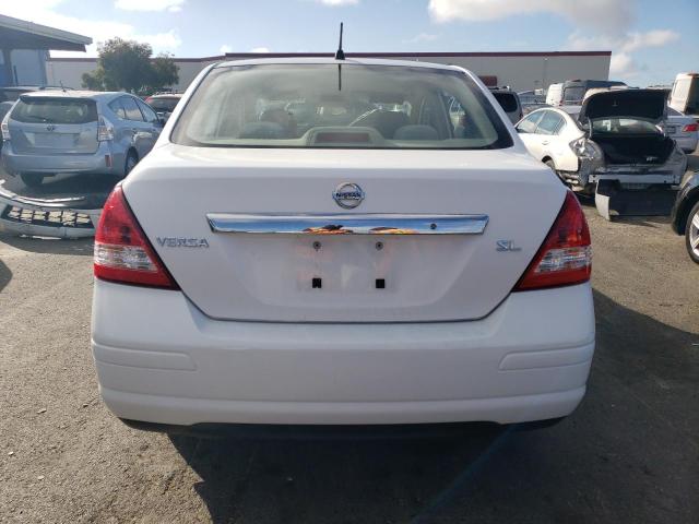 3N1BC11E28L359366 - 2008 NISSAN VERSA S WHITE photo 6