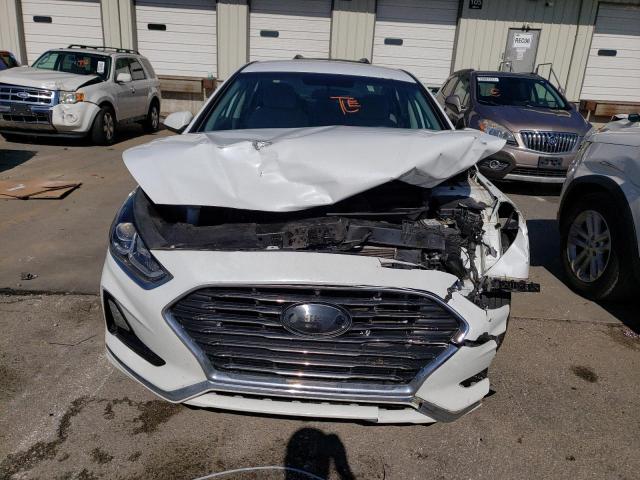 5NPE24AF3JH720410 - 2018 HYUNDAI SONATA SE WHITE photo 5